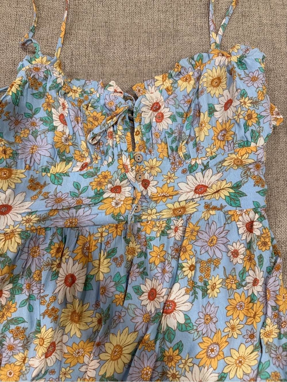 Summer Daisy Tiered Midi Dress - Light Blue Floral - Picture 2 of 4
